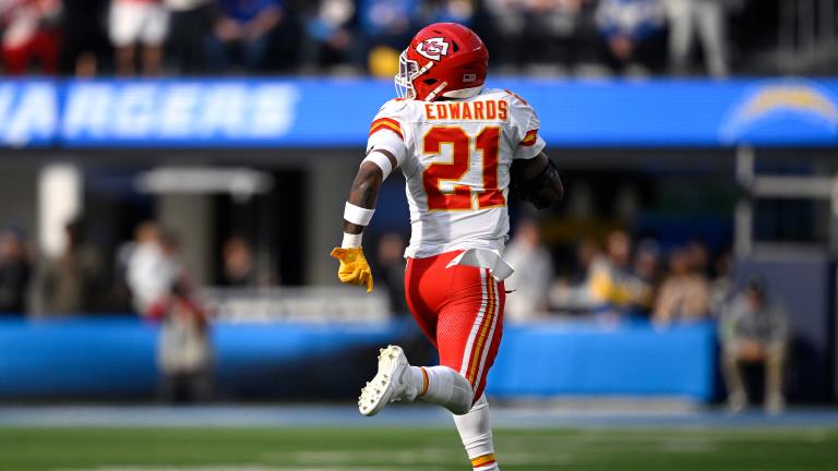 Buffalo Bills firman al destacado Mike Edwards